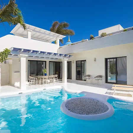 Laura Quietude, Heated Pool, Jacuzzi , Sea And Mountain Views * Corralejo