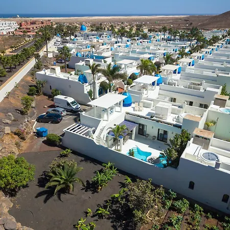 Laura Quietude, Heated Pool, Jacuzzi , Sea And Mountain Views Corralejo