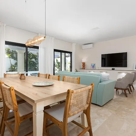 Laura Quietude, Heated Pool, Jacuzzi , Sea And Mountain Views Villa