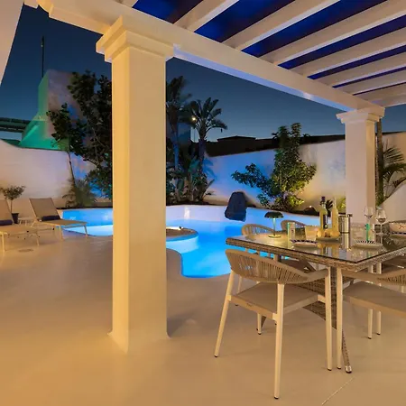 Laura Quietude, Heated Pool, Jacuzzi , Sea And Mountain Views Corralejo