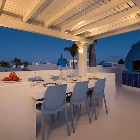 Laura Quietude, Heated Pool, Jacuzzi , Sea And Mountain Views Villa Corralejo