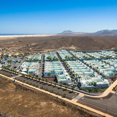 Laura Quietude, Heated Pool, Jacuzzi , Sea And Mountain Views * Corralejo