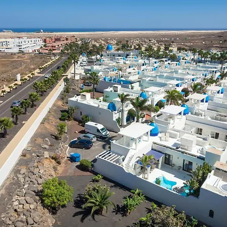 Laura Quietude, Heated Pool, Jacuzzi , Sea And Mountain Views Corralejo